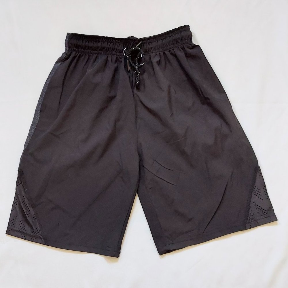 XBOX Game Time Rapid Dry Tech Drawstring Black Basketball Boys Shorts Size 7 NWT